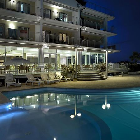 Aparthotel Casa Del Mar à Roseto Degli Abruzzi Extérieur photo