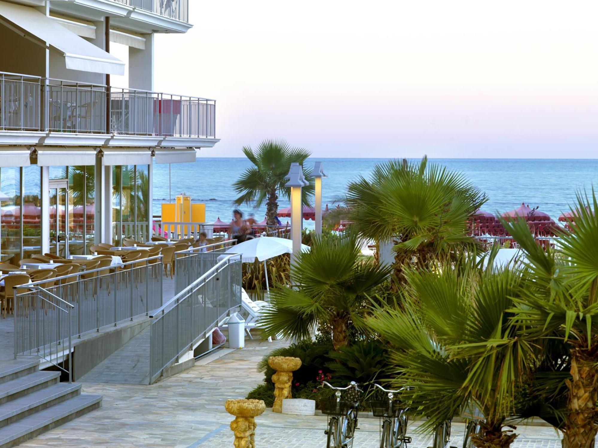 Aparthotel Casa Del Mar à Roseto Degli Abruzzi Extérieur photo