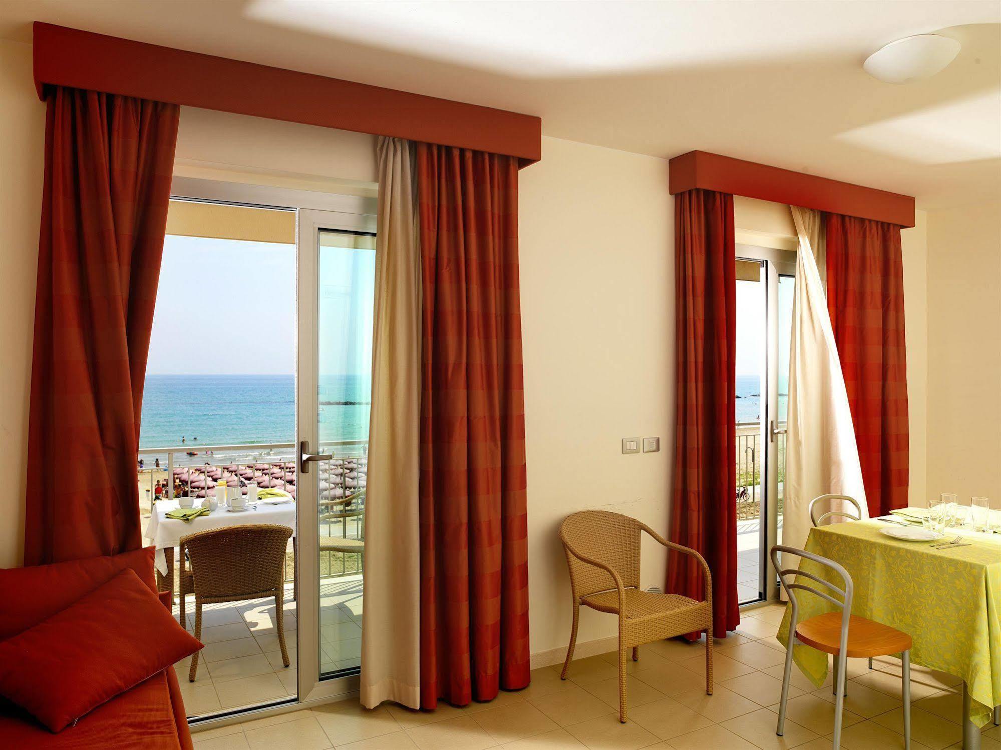 Aparthotel Casa Del Mar à Roseto Degli Abruzzi Extérieur photo